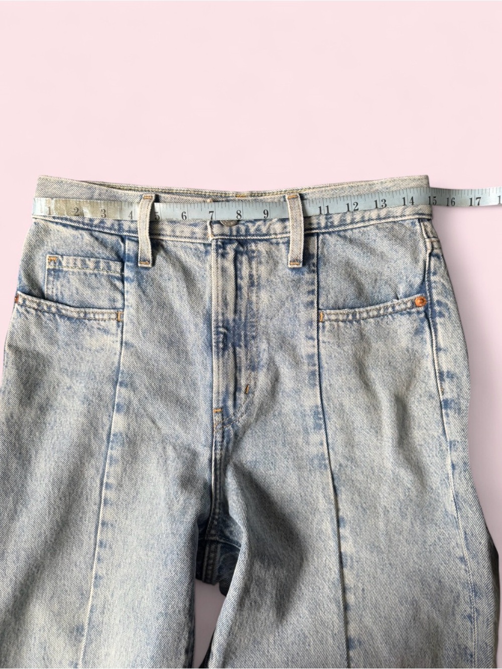 NWOT Levis High Waist Altered Mom
Jeans 28 Blue - Picture 3 of 8